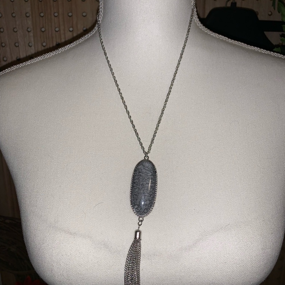 Elegant Silver Pendant Necklace